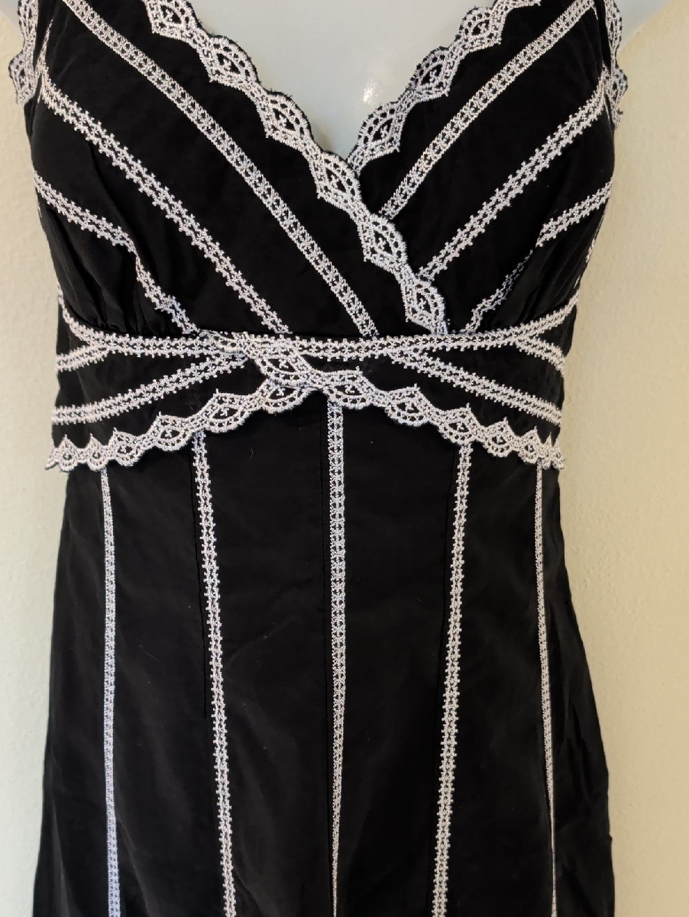 White House Black Market Black Halter Midi Dress with White Lace Details Size 4 - Picture 3 of 11